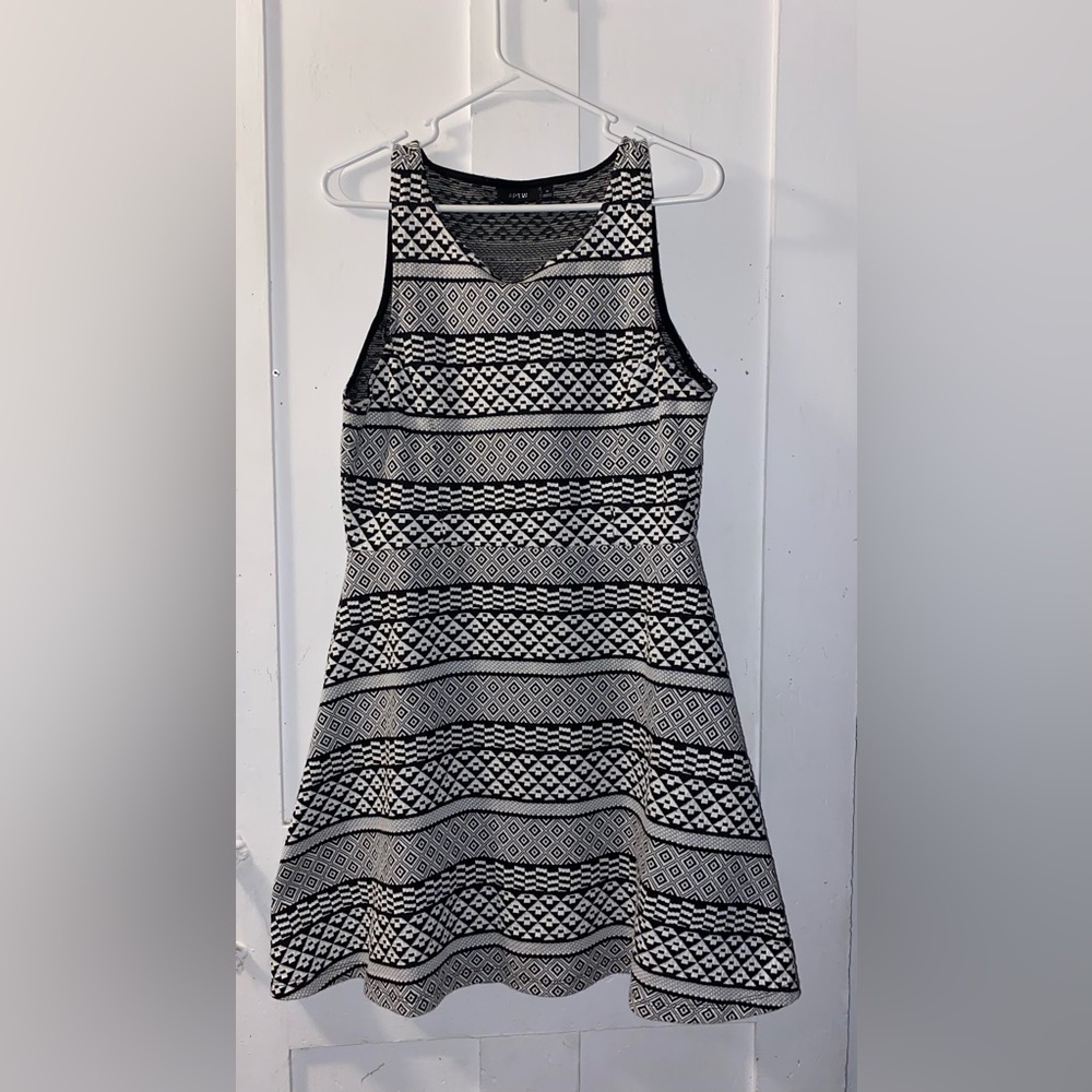Apt 9 Medium Sleeveless Dress!